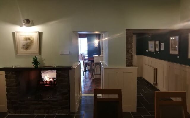 Feathers Hotel, Bar and Restaurant