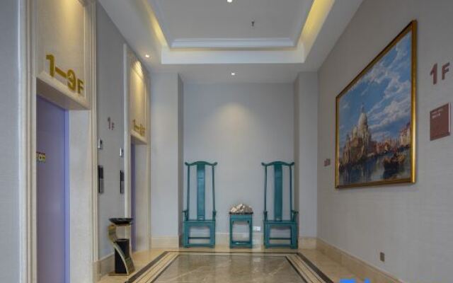 Vienna Hotel (Luoshan)