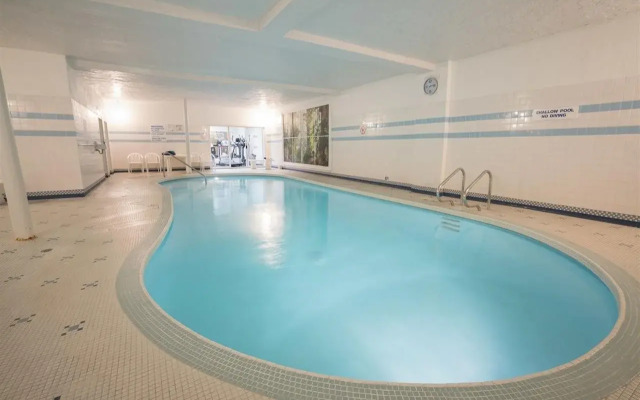 Royal Scot Hotel & Suites