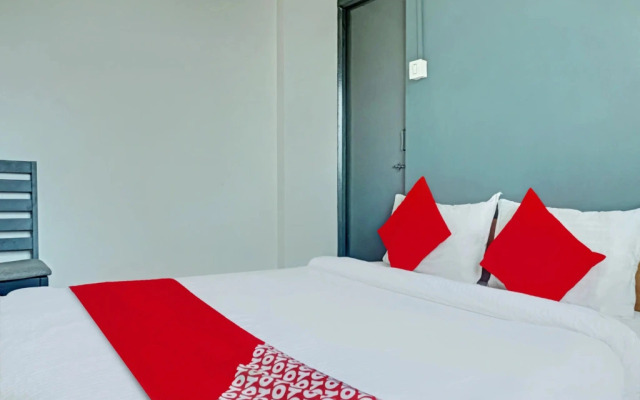 Hotel Green Leaves by OYO Rooms