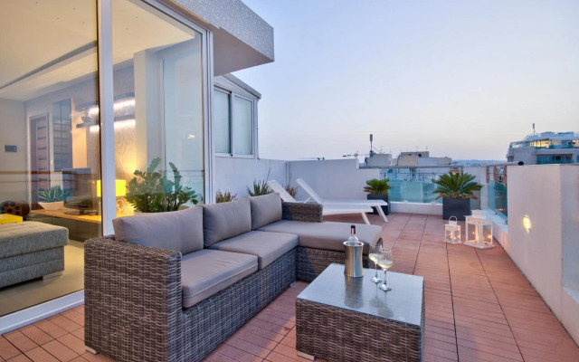 Magnificent Seafront 2-bedroom Sliema penthouse