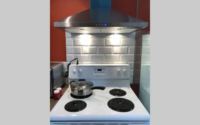 Sunny & Cozy Suite with Pool & Ping Pong table