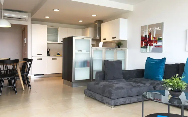 Amazing Sunset Golf-course Villa for up to 7