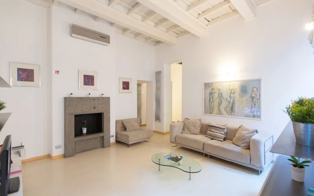 Rental in Rome Bernini Square