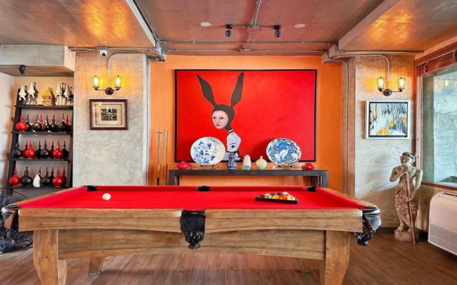 Chala Number 2 Art and Gallery House