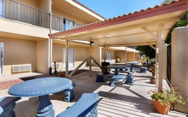 Econo Lodge Inn & Suites Socorro