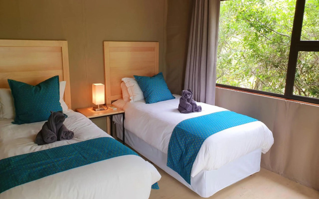 Kingfisher Creek Safari Lodge