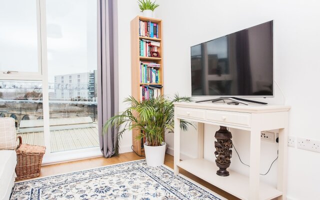 Flat With Roof Terrace in Central London