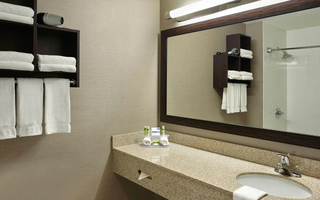 Holiday Inn Express Hotel Naples Downtown - 5th Avenue