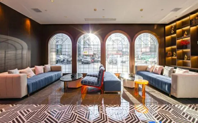 MEHOOD LESTIE Hotel (Dalian Station Zhongshan Square)