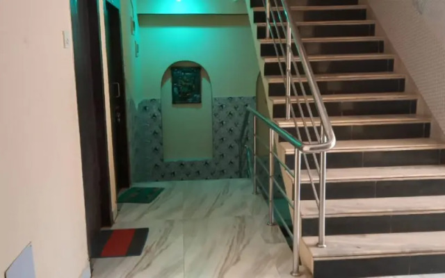 Goroomgo Shree Bhumi puri