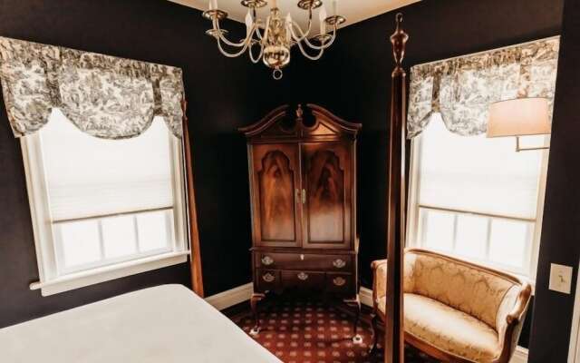 The Rochester Inn, A Historic Hotel