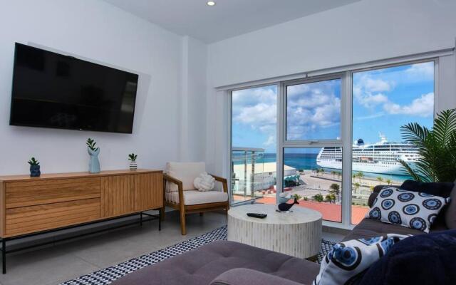 Luxury 2-Bedroom Condo with Ocean and Sunset Views
