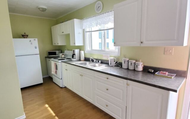 Hillside B&B Cottage