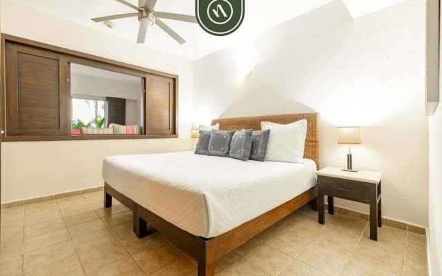 3BR Condo in the Krystal Grand Hotel - Beach