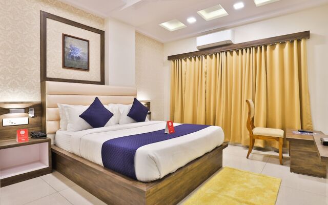 OYO 11068 Hotel Royal Palace