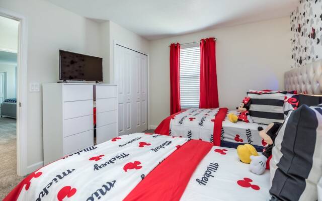 1596san Champions Gate