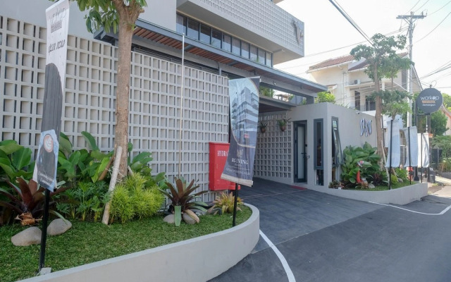 Sans Hotel RG Living Jogja by RedDoorz