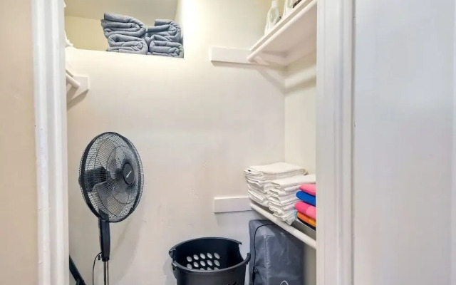 Southern Exposure w/ Private Balcony