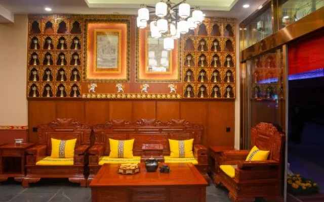 Dege Red Paradise Theme Culture Hotel