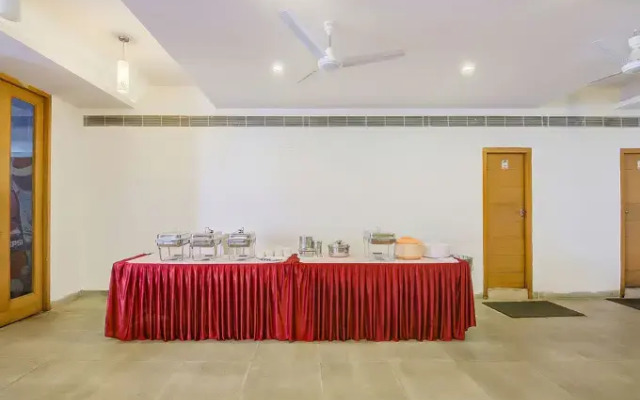 FabHotel Leela Grand Inn