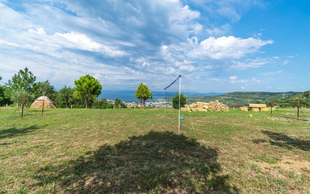 Stunning Home in Izola with Outdoor Swimming Pool, Hot Tub & 5 Bedrooms