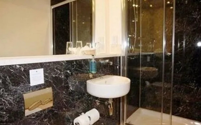 Crossways Inn