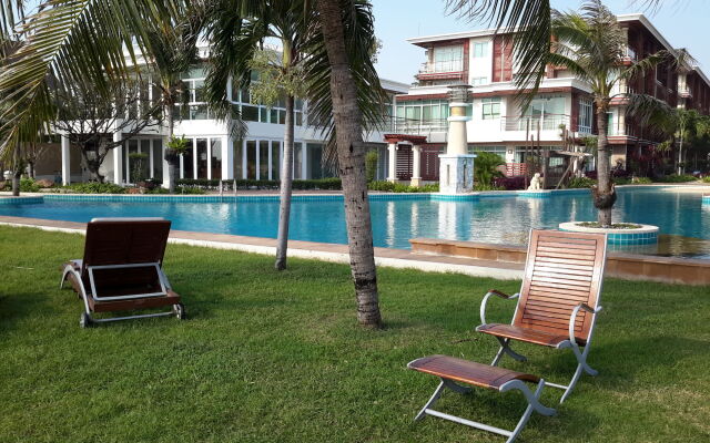 Beachfront Family Penthouse Hua Hin