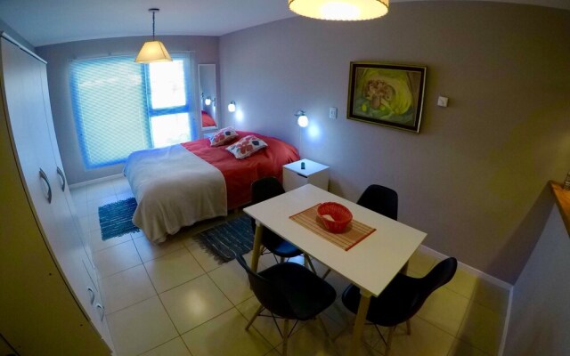 Comfortable Apartment w Great Location