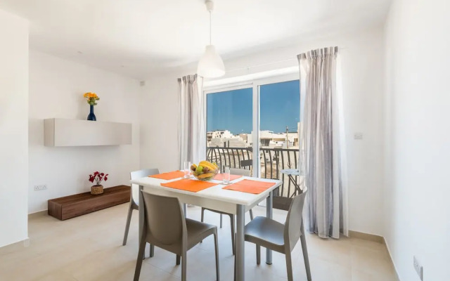 Yellow Pearl Apartments