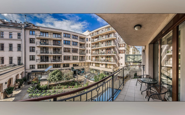 Mango Aparthotel