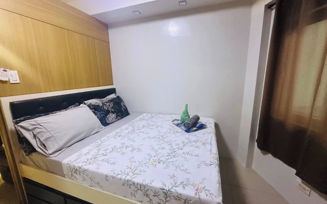 Ritzy Pasay Getaway - Entire Apartment for Rent