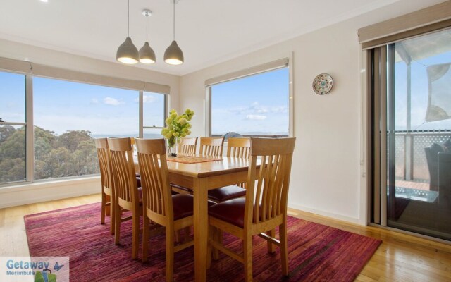 Ooranya - on Top Lake