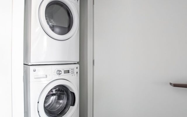 WanderJaunt Modern Dt San Diego Apts