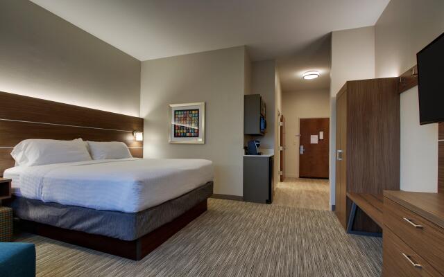 Holiday Inn Express Hotel & Suites Vernon College Area, an IHG Hotel