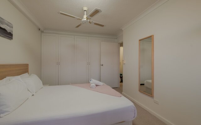 Heart of Surfers Paradise - Ocean Views