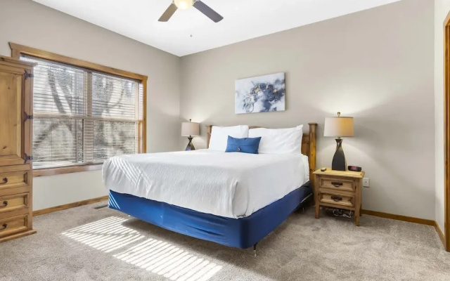 Serenity Oaks Stay for 16!