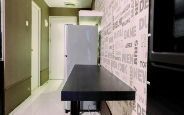 Comfy Studio Apartment @ Skylounge Tamansari By Travelio – Guest Rooms – Tangerang