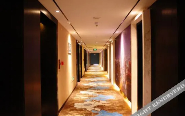 Super 8 Hotel (Dengzhou Fairview Garden Hospital of Traditional Chinese Medicine)