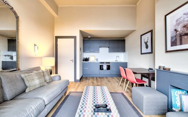 Lothian Road Apt With Castle View & Elevator