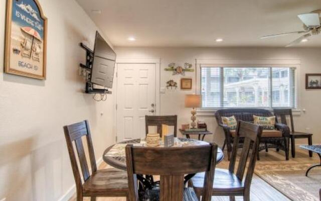 Courtyard #123 Condo