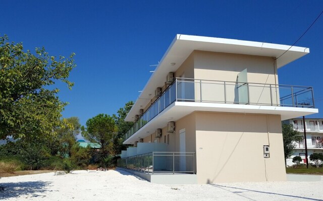 Room in Studio - 'vento Studios' in the Heart of Laganas