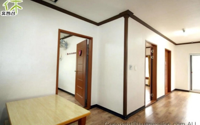 Sacheon Baegunimeomuneungot Pension