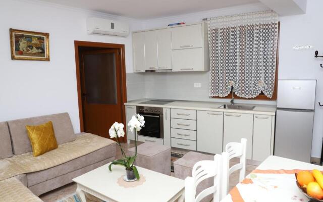 Downtown Apartment 2