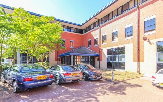 West Swindon Serviced Apartment