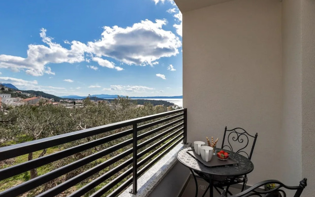 Lara - With Terrace - A2