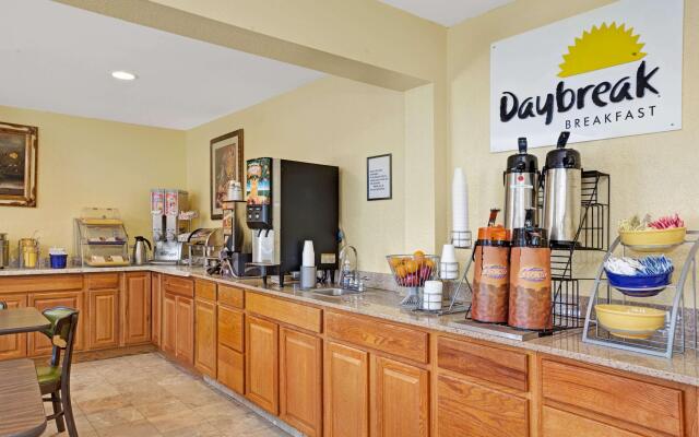 Days Inn by Wyndham Newport News