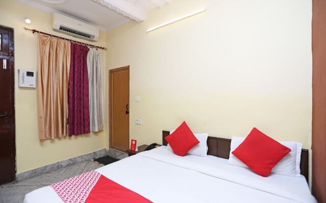 OYO Flagship 14800 Hotel Arun