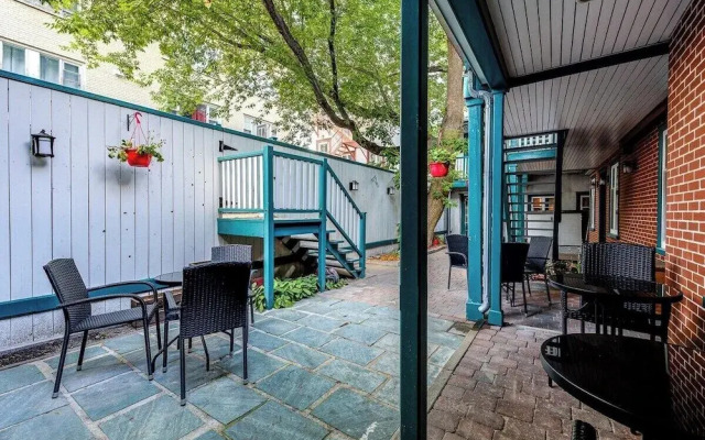 Beautiful Vieux Quebec 2 Bed Apt