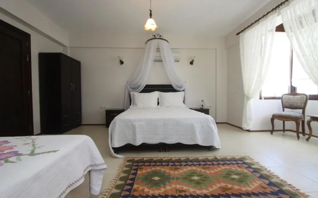 Queen Nano Hotel